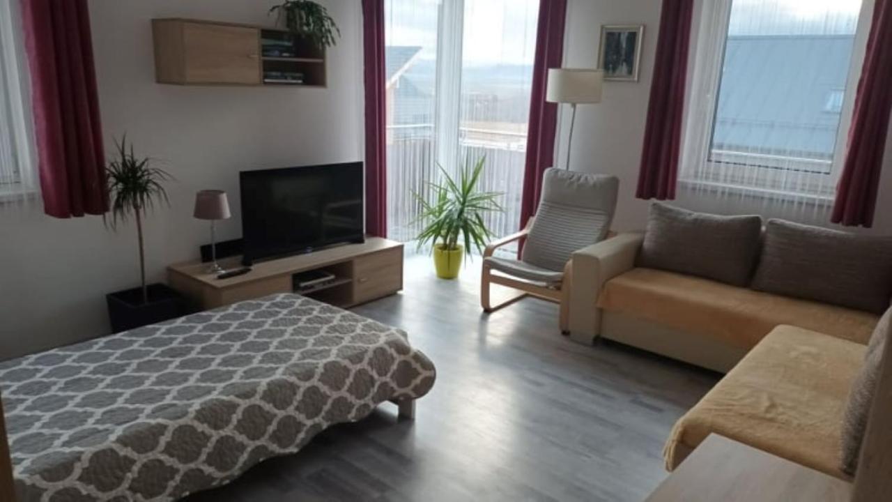 Апартаменты Dovolenkovy Dom Active & Relax Велька-Ломница Экстерьер фото